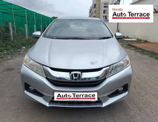 https://images10.gaadi.com/usedcar_image/4412618/original/4deb353f7e79f1048a5a20605aa281db.jpeg?imwidth=6400