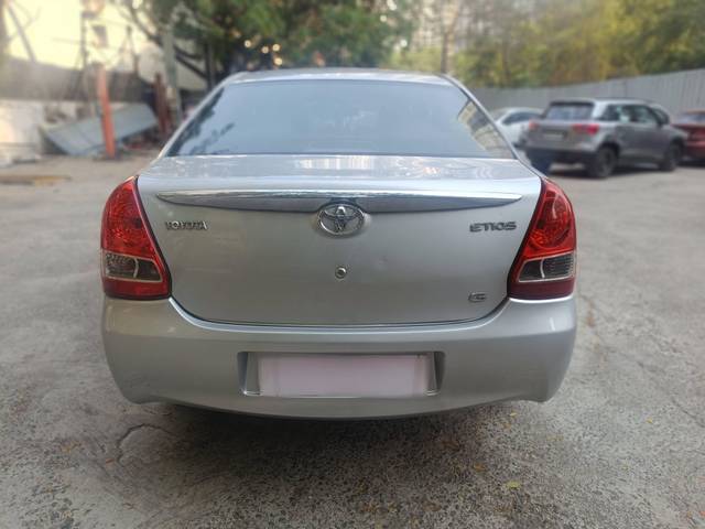 https://images10.gaadi.com/usedcar_image/4412622/original/processed_93f736db98e5581d5f4f2f9e405cafc0.jpg?imwidth=6402