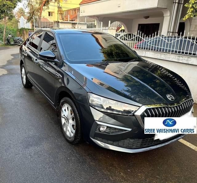 https://images10.gaadi.com/usedcar_image/4412756/original/processed_bfe0f007aa9351cd1e50d58ae97369d2.jpg?imwidth=6400