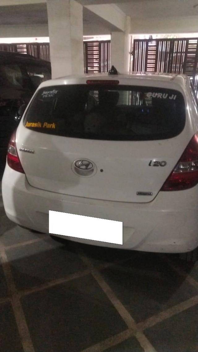 https://images10.gaadi.com/usedcar_image/4412816/original/1874530f7340f2662a610d1222b623f0.jpg?imwidth=6401
