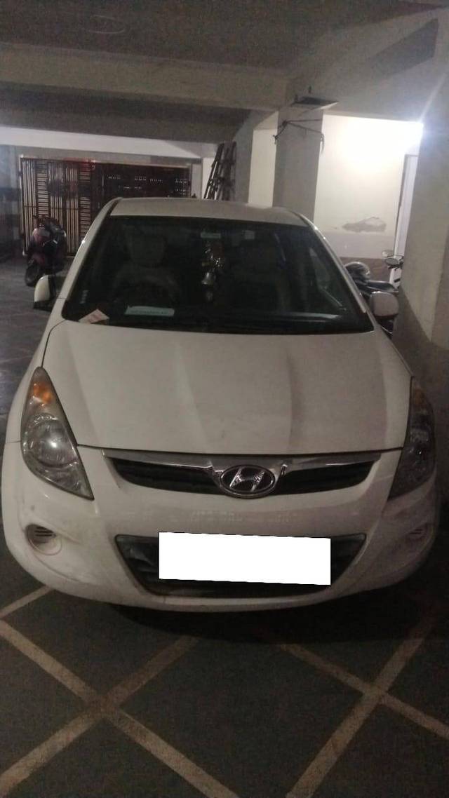 https://images10.gaadi.com/usedcar_image/4412816/original/e7e12bee91008301edc2cffa64bccd44.jpg?imwidth=6400