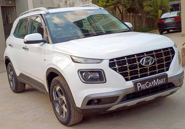 https://images10.gaadi.com/usedcar_image/4412850/original/processed_53eb9678cf5d86789a145fcedcc21f41.jpeg?imwidth=6400