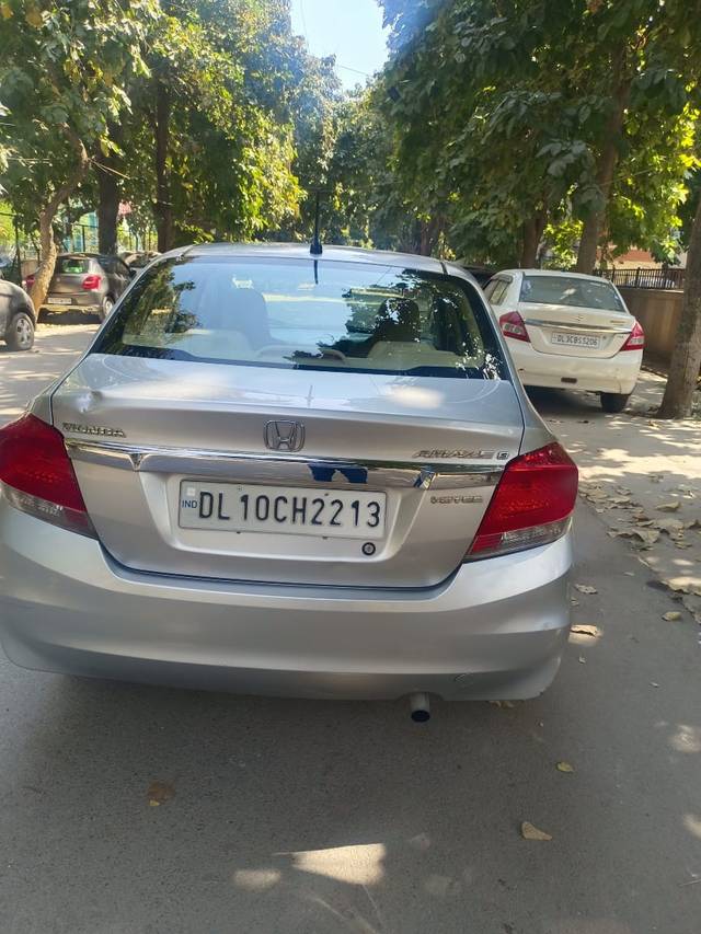 https://images10.gaadi.com/usedcar_image/4412884/original/6bc7f20dbd620af5367d6ea73fde5e04.jpg?imwidth=6402