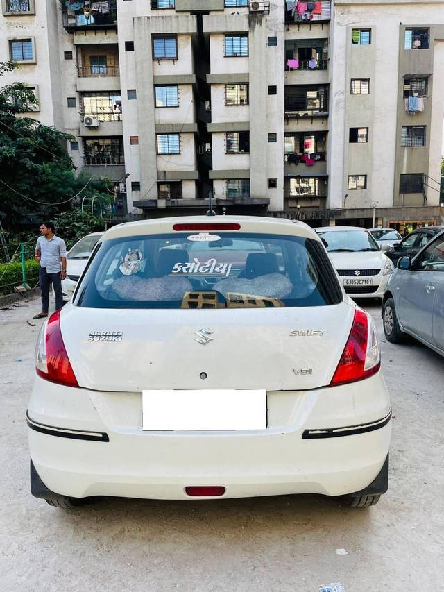 https://images10.gaadi.com/usedcar_image/4413037/original/processed_d137af7255c2dc9cf33d03aed78f692b.jpg?imwidth=6401