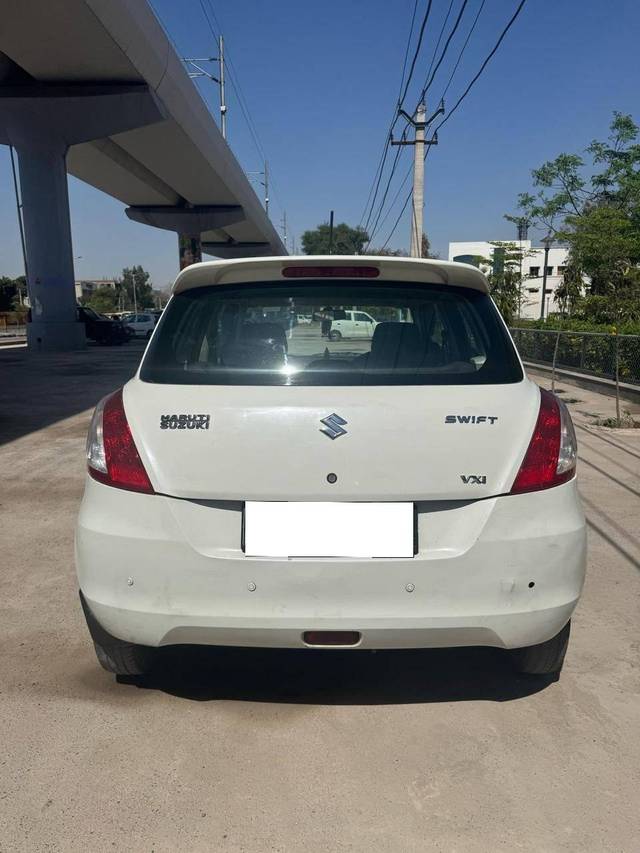 https://images10.gaadi.com/usedcar_image/4413087/original/processed_370f153159aa864e586686309fac1360.jpg?imwidth=6402