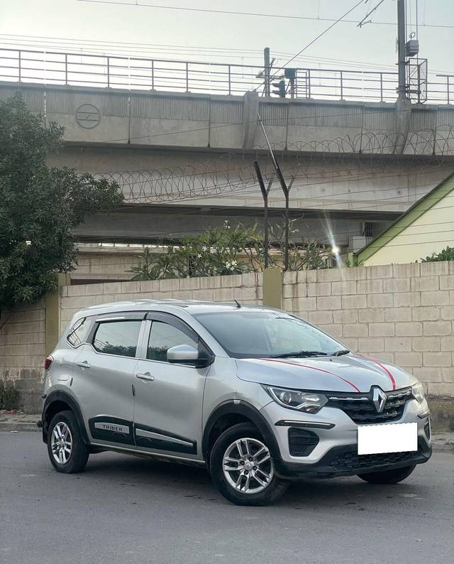 https://images10.gaadi.com/usedcar_image/4413148/original/processed_0822876101ecbfa70b99cc24fc1f0566.jpg?imwidth=6400