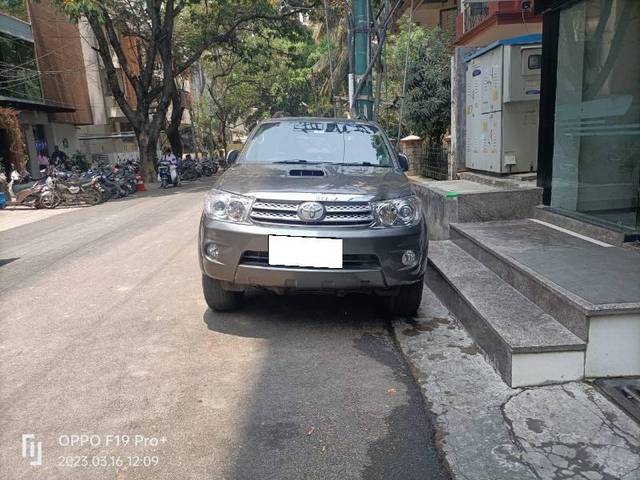 https://images10.gaadi.com/usedcar_image/4413185/original/86be24383ce4b17e57c476000ea58d80.jpeg?imwidth=6400