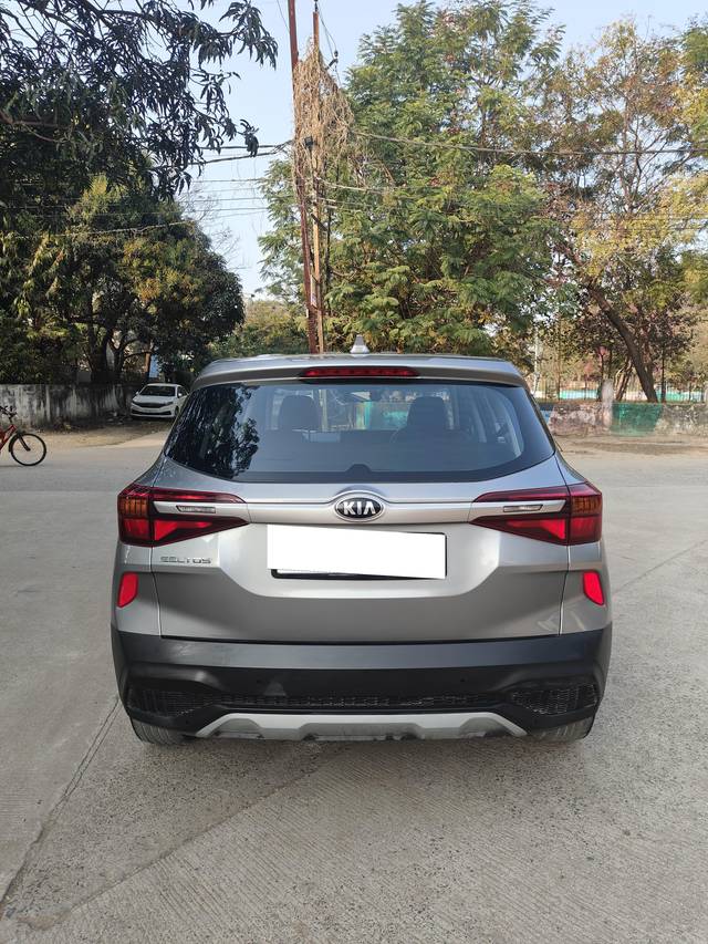 https://images10.gaadi.com/usedcar_image/4413190/original/processed_cac793620e5153c20cd39b05e2b58f77.jpeg?imwidth=6401