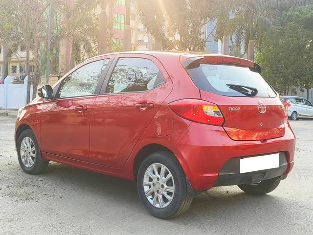 https://images10.gaadi.com/usedcar_image/4413225/original/processed_ff4ebb81f7890df4b0337cfe9a583023.jpg?imwidth=6402