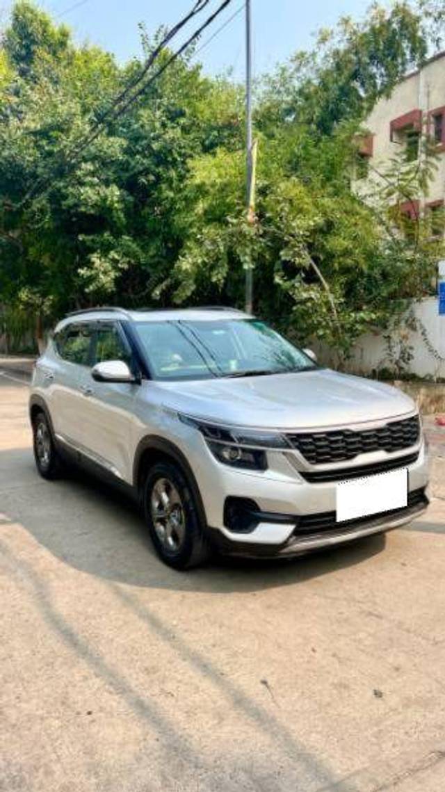 https://images10.gaadi.com/usedcar_image/4413240/original/9e87e4d2135a0c345c465596fff82de4.jpg?imwidth=6402