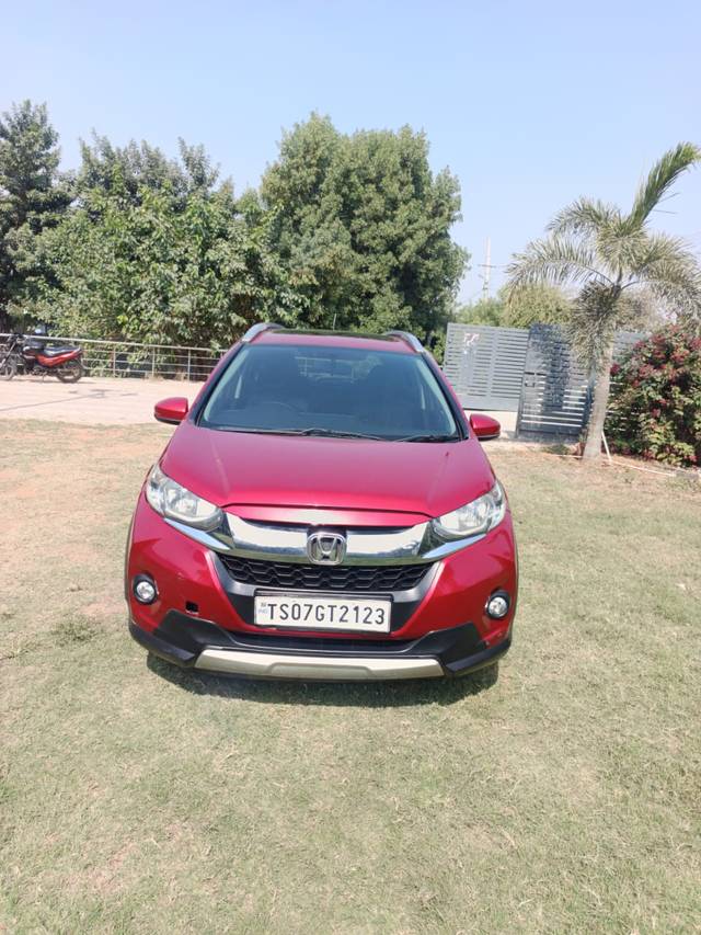 https://images10.gaadi.com/usedcar_image/4413299/original/902d295eb99cd15014fa83a8bd9da2f6.jpg?imwidth=6400