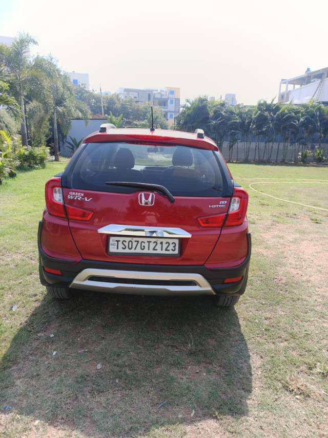 https://images10.gaadi.com/usedcar_image/4413299/original/dc14e615df3be2e9eb3011a956df1f68.jpg?imwidth=6402