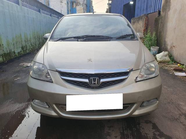 https://images10.gaadi.com/usedcar_image/4413303/original/processed_213580efbed4998cd27655b9e55d542d.jpg?imwidth=6402