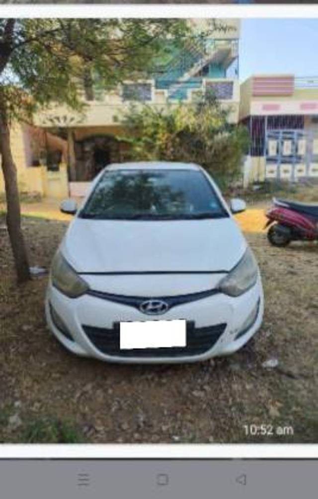 https://images10.gaadi.com/usedcar_image/4413341/original/processed_67858b58-c496-43eb-8627-5cf796803c97.jpg?imwidth=6401