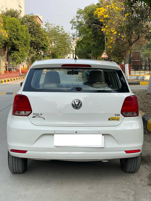 https://images10.gaadi.com/usedcar_image/4413372/original/processed_d1409191ca1ff283c492d9ef2704692c.jpg?imwidth=6402