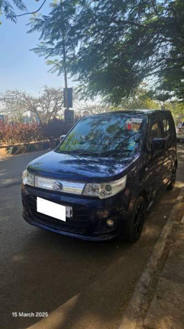 https://images10.gaadi.com/usedcar_image/4413454/original/20d496a27269dd5baf65ef7cf2c681f5.jpg?imwidth=6401