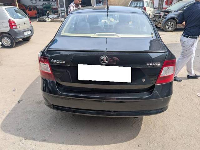 https://images10.gaadi.com/usedcar_image/4413460/original/081e70b8e34427015e4dbfc747135b0e.jpeg?imwidth=6400