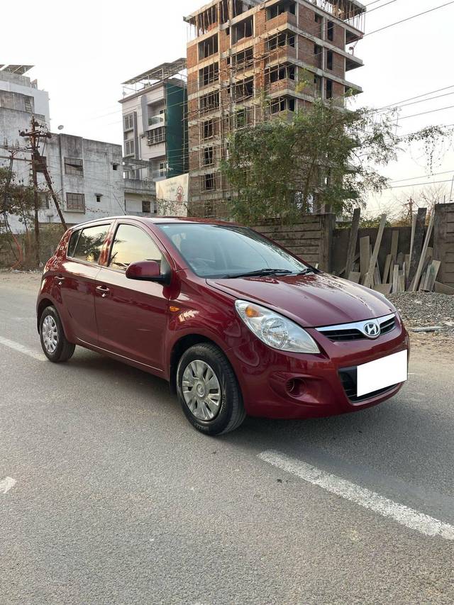 https://images10.gaadi.com/usedcar_image/4413472/original/processed_602e10ddcd2c5efac9657cf0dad49576.jpg?imwidth=6400