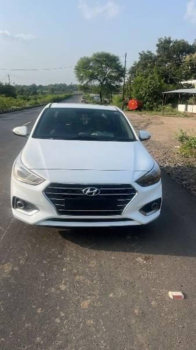 https://images10.gaadi.com/usedcar_image/4413753/original/processed_d6f808fd-a440-447f-a585-f494049d8602.jpeg?imwidth=6400