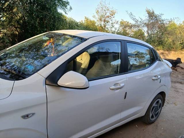 https://images10.gaadi.com/usedcar_image/4414021/original/d177e543bcdfa4835c542cc524028dc6.jpg?imwidth=6401