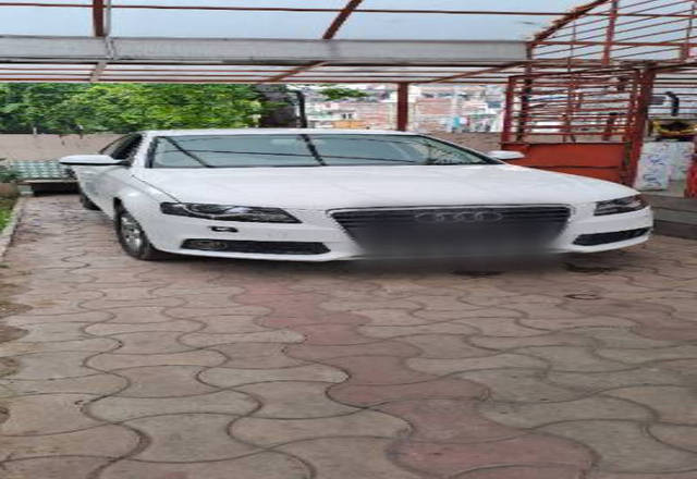 https://images10.gaadi.com/usedcar_image/4414031/original/4be8ff61fd679f8d31b9d57678c5f8f2.jpg?imwidth=6400