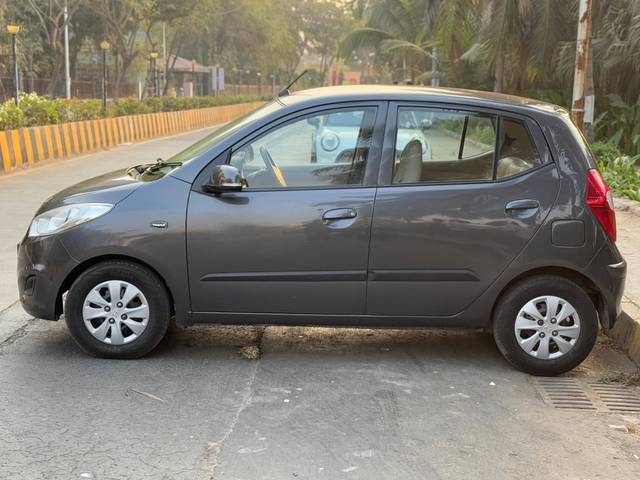 https://images10.gaadi.com/usedcar_image/4414111/original/processed_b2620a7f4875b039f12130cb7beb6239.jpg?imwidth=6402