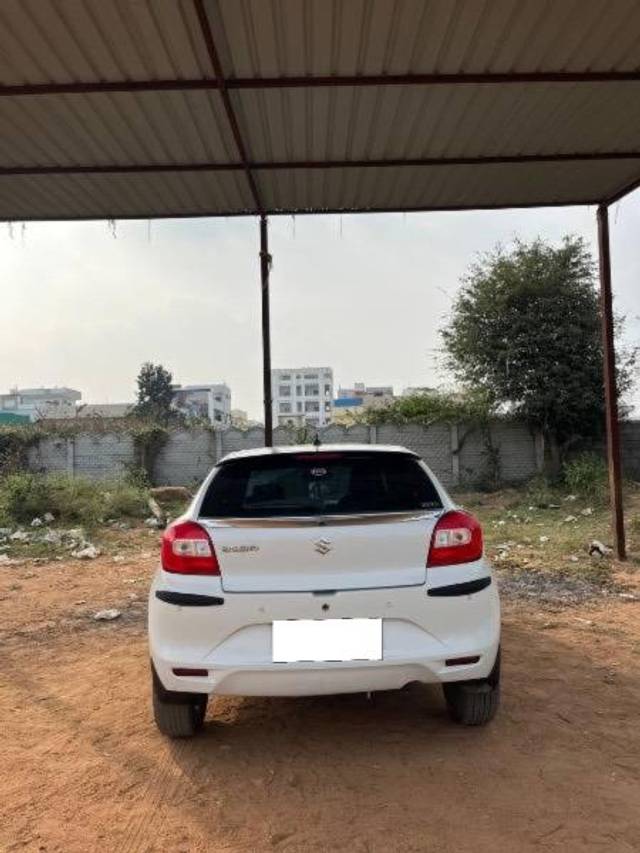 https://images10.gaadi.com/usedcar_image/4414147/original/processed_11bfe909-6fdb-42e8-b67e-5cd4edc53749.jpg?imwidth=6402