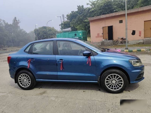 https://images10.gaadi.com/usedcar_image/4414215/original/12c7e0e0b52941c9359584ebcdbb26ae.jpg?imwidth=6402