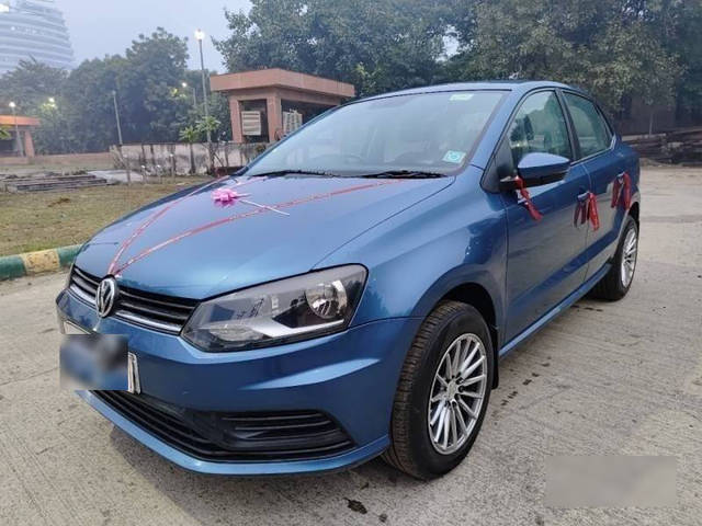 https://images10.gaadi.com/usedcar_image/4414215/original/9cf690a8d40fde3addf22b423f1e3c03.jpg?imwidth=6401