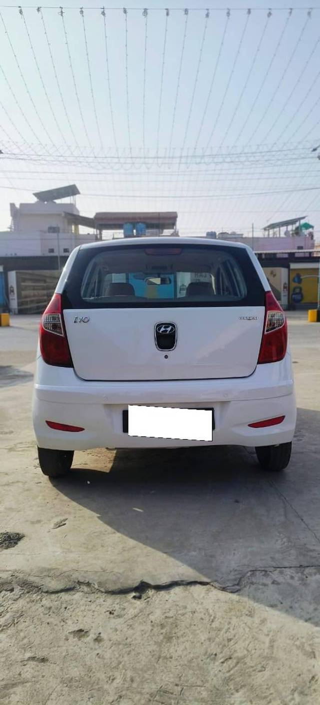 https://images10.gaadi.com/usedcar_image/4414244/original/processed_65864c4a0f8fc27bc96a0905d095a407.jpg?imwidth=6402