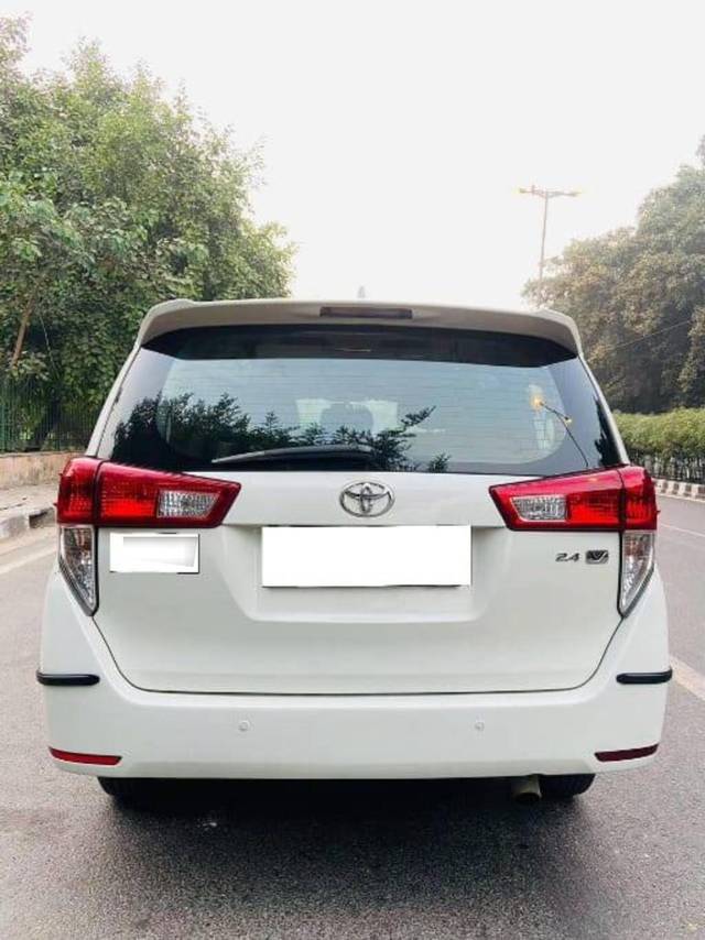 https://images10.gaadi.com/usedcar_image/4414446/original/processed_e082b9d5ef2c716b16d7892cb982f36f.jpg?imwidth=6401