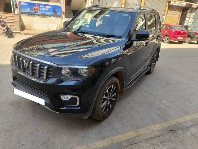 https://images10.gaadi.com/usedcar_image/4414459/original/processed_88f7722c389f5548c1935bea57bed376.jpg?imwidth=6400