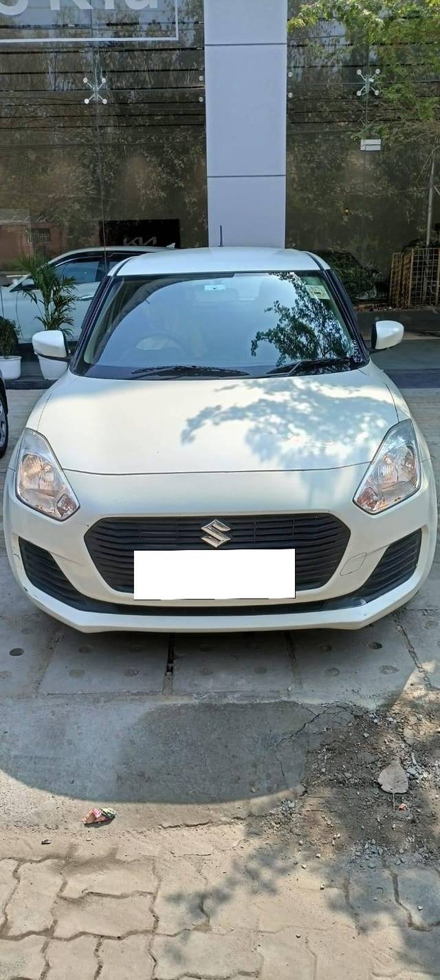 https://images10.gaadi.com/usedcar_image/4414472/original/processed_d8374dbc1c1cf1b827ea7c84d3d1a384.jpg?imwidth=6400