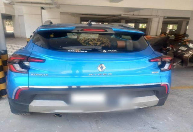 https://images10.gaadi.com/usedcar_image/4414518/original/2ee3a4c5bd103b1ad724e8e1399b9dc7.jpg?imwidth=6402