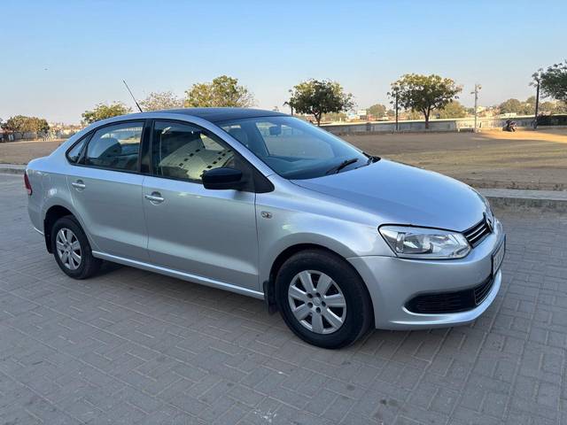 https://images10.gaadi.com/usedcar_image/4414573/original/e008a29bafd2968952325d3f73f79a37.jpg?imwidth=6400