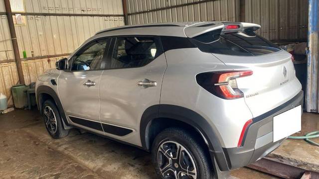 https://images10.gaadi.com/usedcar_image/4414590/original/54b5a743c978b99645b0e71e606984e8.jpg?imwidth=6401