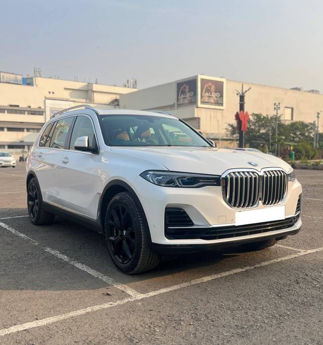 https://images10.gaadi.com/usedcar_image/4414738/original/processed_8a9d04d57ff4a13933ab9b5172c7e39e.jpg?imwidth=6400