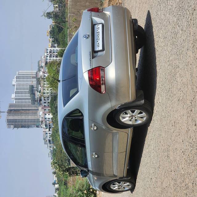 https://images10.gaadi.com/usedcar_image/4414817/original/processed_f4656597f68f6a51e789682505c5ae45.jpg?imwidth=6402