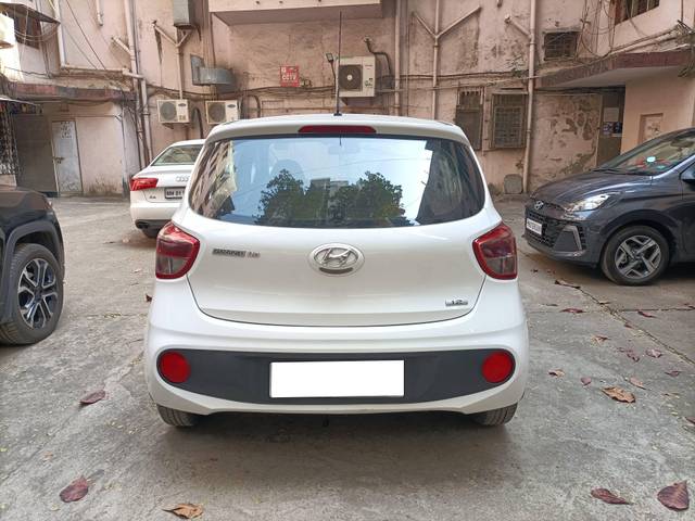 https://images10.gaadi.com/usedcar_image/4414909/original/processed_89860eb7e91c7b02b871c05771b5a1b5.jpg?imwidth=6401