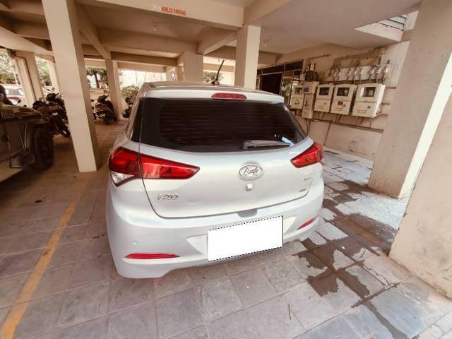https://images10.gaadi.com/usedcar_image/4414913/original/6e148575ad501a6cc7039eee9b211c95.jpg?imwidth=6401