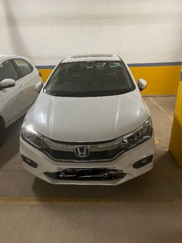 https://images10.gaadi.com/usedcar_image/4414936/original/ae444a9750fe0bc408d0856916dd943d.jpeg?imwidth=6400