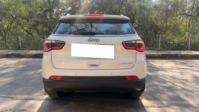 https://images10.gaadi.com/usedcar_image/4415069/original/processed_4d0c209334df02c757f714d6009a8fad.jpg?imwidth=6402