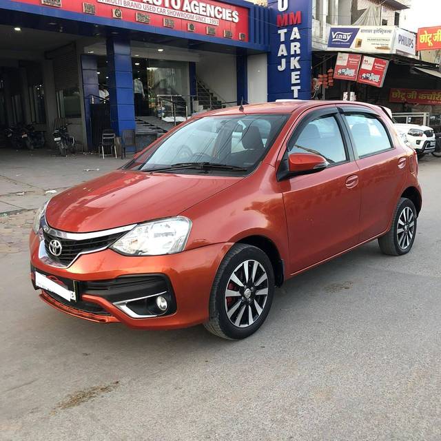 https://images10.gaadi.com/usedcar_image/4415120/original/processed_7c754617df41cf00de62fc24d68f98d9.jpg?imwidth=6401