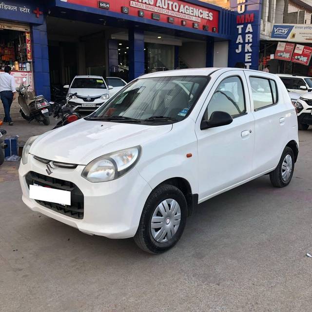 https://images10.gaadi.com/usedcar_image/4415140/original/processed_5bd919d3c1637af98a7dbca7336c8fa1.jpg?imwidth=6402