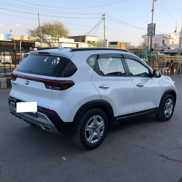 https://images10.gaadi.com/usedcar_image/4415147/original/processed_0f48f172f45d530b58d23367dc7e445c.jpg?imwidth=6401