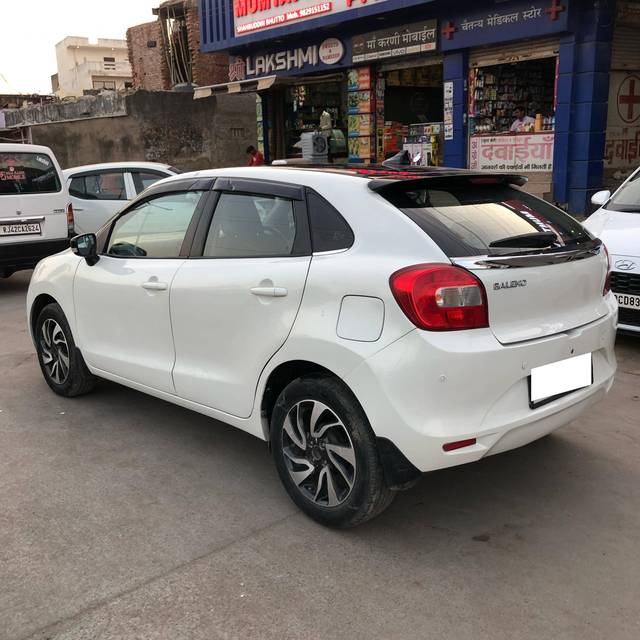 https://images10.gaadi.com/usedcar_image/4415187/original/processed_d89ffa1d7c4e41cb0dc9794681ef86e9.jpg?imwidth=6402