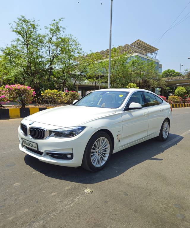 https://images10.gaadi.com/usedcar_image/4415263/original/processed_6645ebde660845bf06b6bb5073954715.jpeg?imwidth=6400