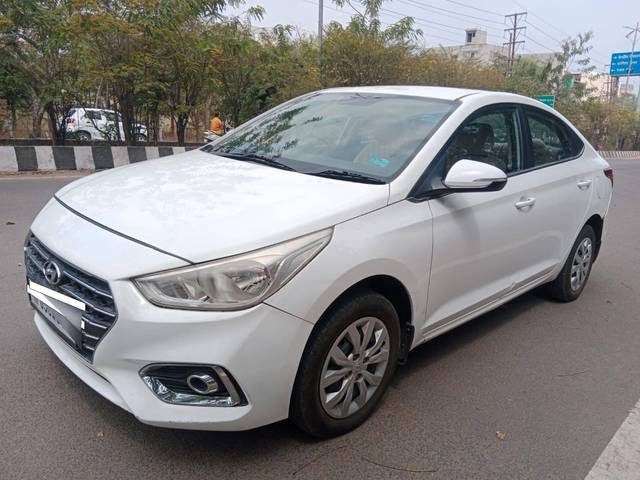 https://images10.gaadi.com/usedcar_image/4415287/original/processed_9af0436169ed544060fa97691d747039.jpg?imwidth=6400