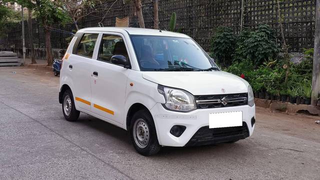 https://images10.gaadi.com/usedcar_image/4415331/original/processed_608e6d7812a0cf809f4eac7ac9178115.jpg?imwidth=6400