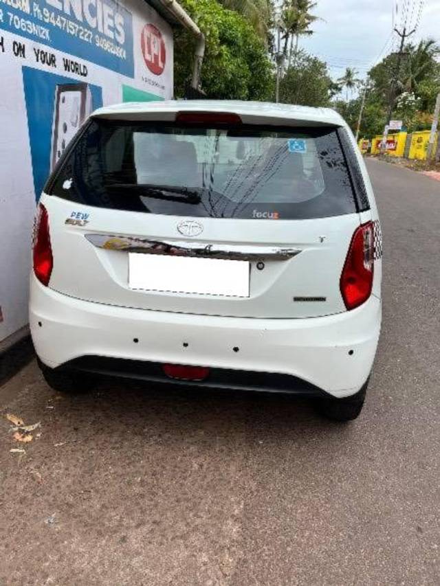 https://images10.gaadi.com/usedcar_image/4415371/original/processed_858ee0fc-adc3-404e-b9b4-6d81ebedd4aa.jpeg?imwidth=6401